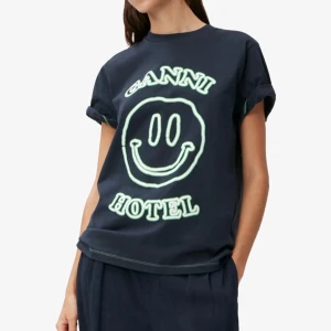 Ganni t shirt - Fin og ny