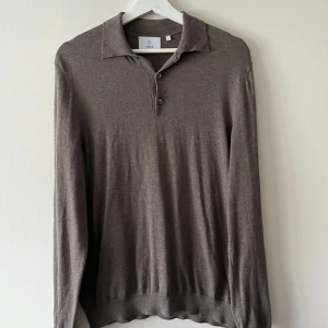 Piké tröja Bläck - Riktig snygg tröja från bläck i brun färg som är i riktigt bra skick! 