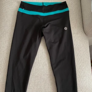 Lululemon tights  - Fina lululemon träning byxor i storlek 4!  I fint skick fick de som present men de är för stora för mig har storlek 2/XXS