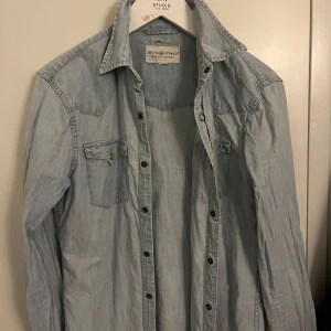 Ralph Lauren jeansskjorta - Jeansskjorta från Ralph Lauren i storlek S, köpt i london 2023 