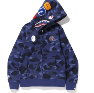 hoddie - bape hoddie, använt några gånger. passar från xs-m