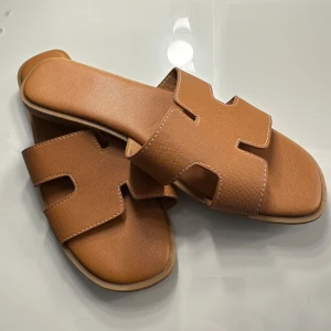 Tofflor - Tofflor. Använda några enstaka gånger