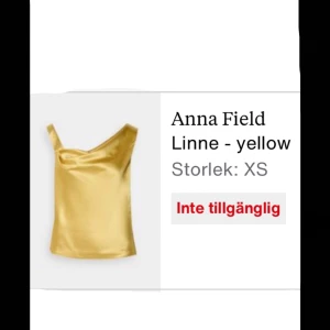 Gul linnetopp från Anna Field - Snygg gul festopp från Anna Field men köpt på zalando som nu är slutsåld. Aldrig använd! Hör av er för fler bilder🥰