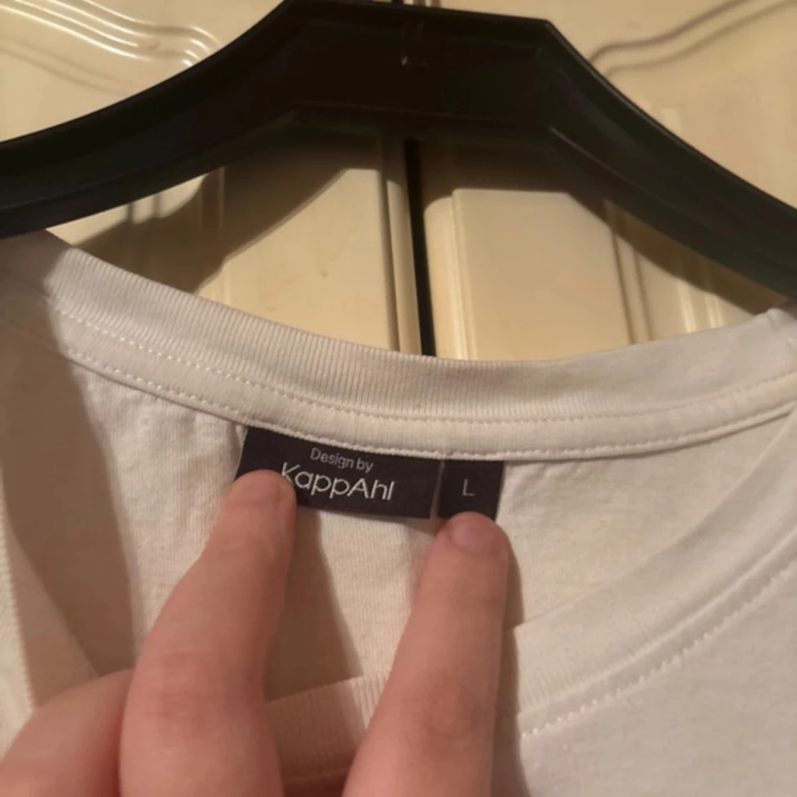 Vit t-shirt med tryck från KappAhl - 1