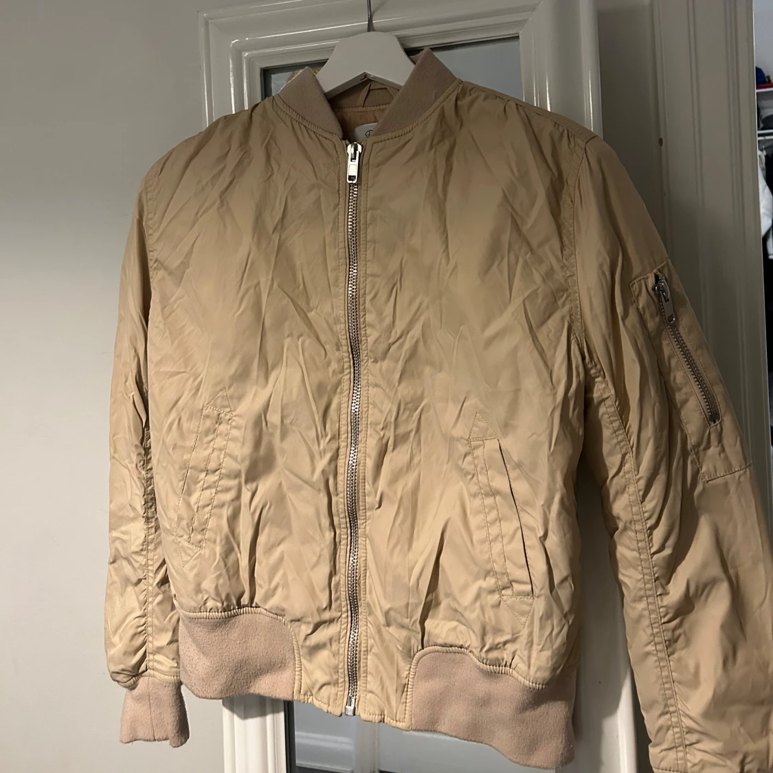 Beige Rebecca Stella bomberjacka