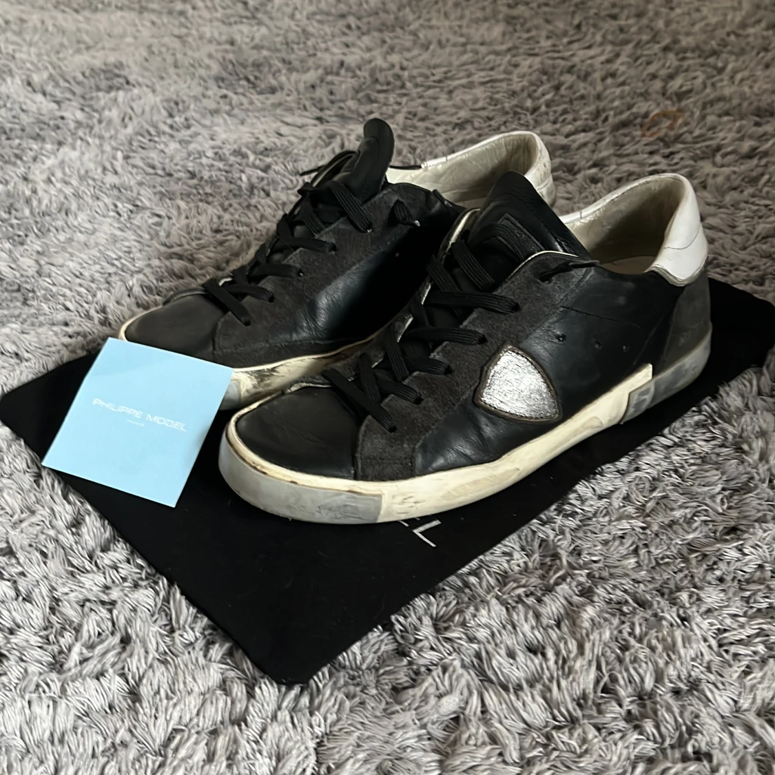 Svarta Philippe model skor