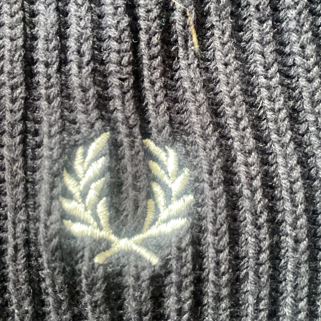 Svart ribbad tröja från Fred Perry - 1