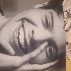 Harry styles kudde - Harry styles kudde. Några fläckar på den annars funkar den utmärkt 