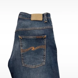 Nudie jeans - Modell tape ted, skick 9/10, tar gärna byten i Sthlm.