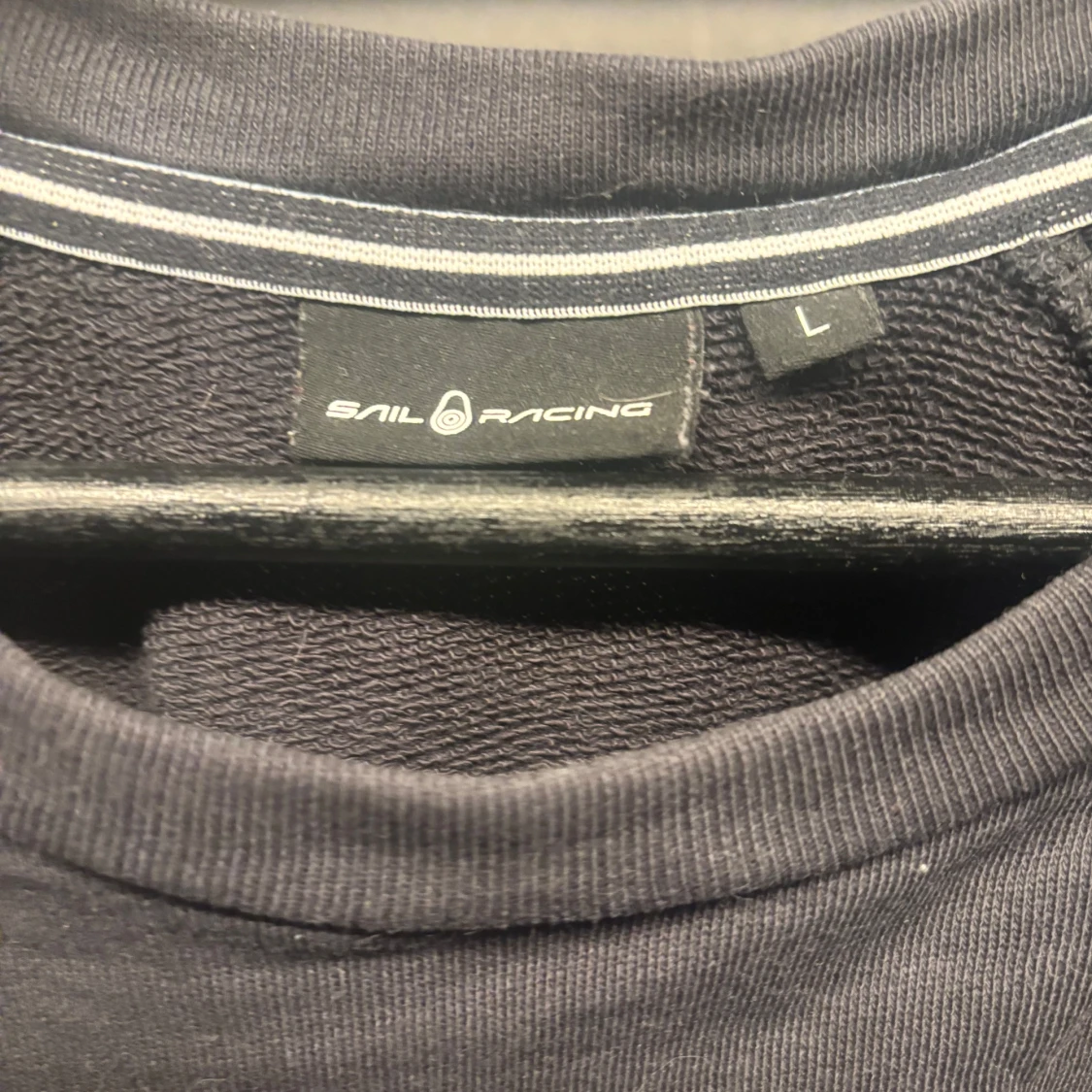 Svart långärmad tröja från Sail Racing - 2