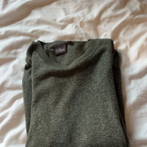 Oscar Jacobson Tröja  - Säljer nu denna snygga tröja från Oscar Jacobson 🌟 Höv av er vid frågor och funderingar 🤩