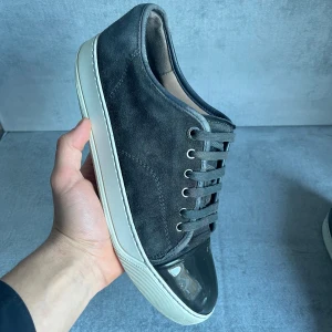 Lanvin skor - Lanvin cap toe | skick 7/10 Sulan är naturligt vitt fortfarande | storlek Uk7/41 - passar 42 | endast skorna ingår | skriv vid frågor 