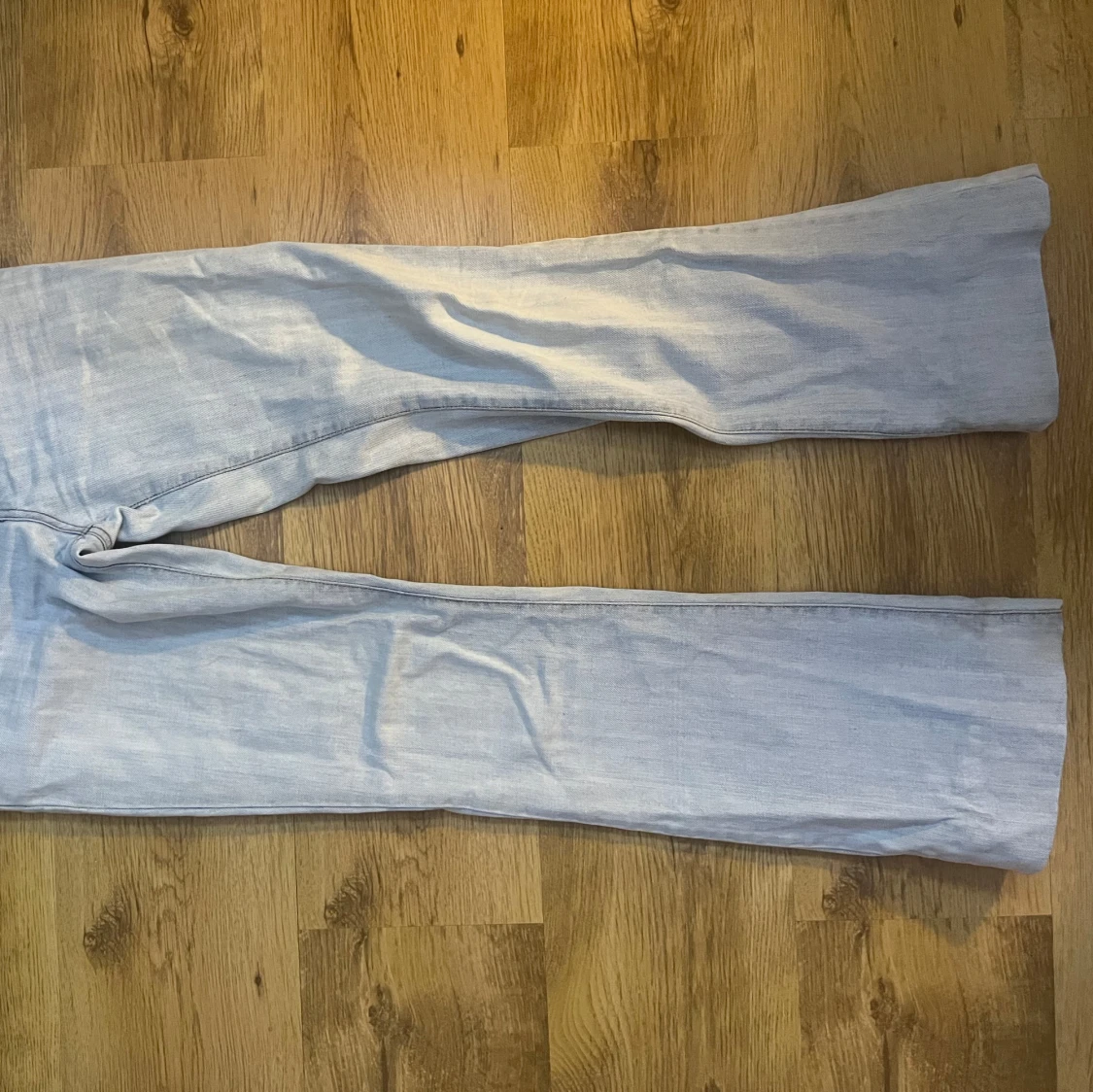 Ljusblå jeans med låg midja - 1