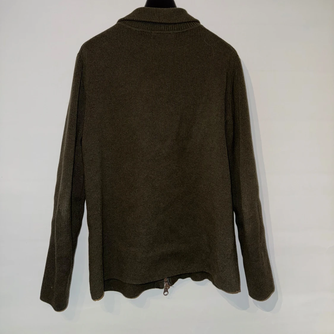 Olivgrön stickad tröja från Ljung - 1