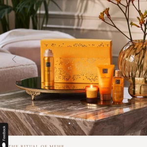 The Ritual of Mehr parfymset - Upptäck The Ritual of Mehr parfymset från Rituals. Setet innehåller flera produkter i en elegant orange förpackning med vackra mönster. Perfekt för att ge en energigivande doftupplevelse.