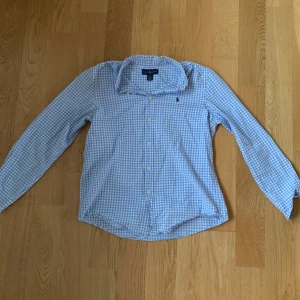 Blåvit rutig skjorta från Ralph Lauren - Blåvit rutig skjorta från Ralph Lauren, Storlek xs