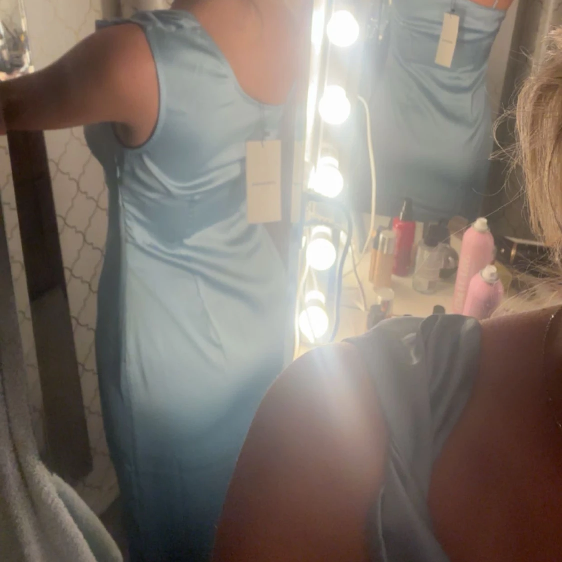 Ljusblå sidenklänning från adoore - 2