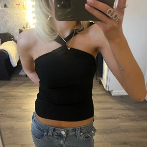 superfin topp med knyt detalj - Aldrig anvönd