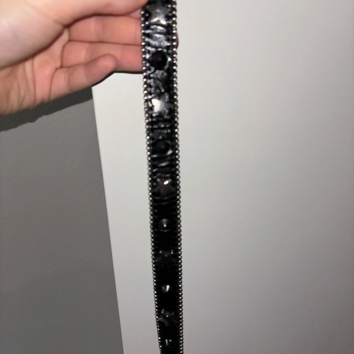 Svart bälte med dekorerat spänne från Topshop - 1