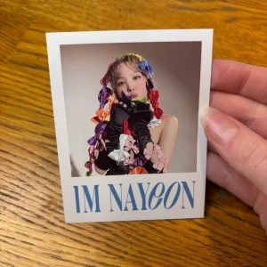 Nayeon Twice Polaroid  - Från Im Nayeon album