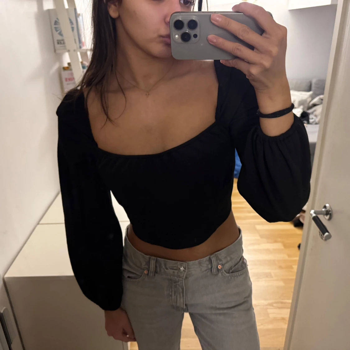 Svart croppad topp - 1