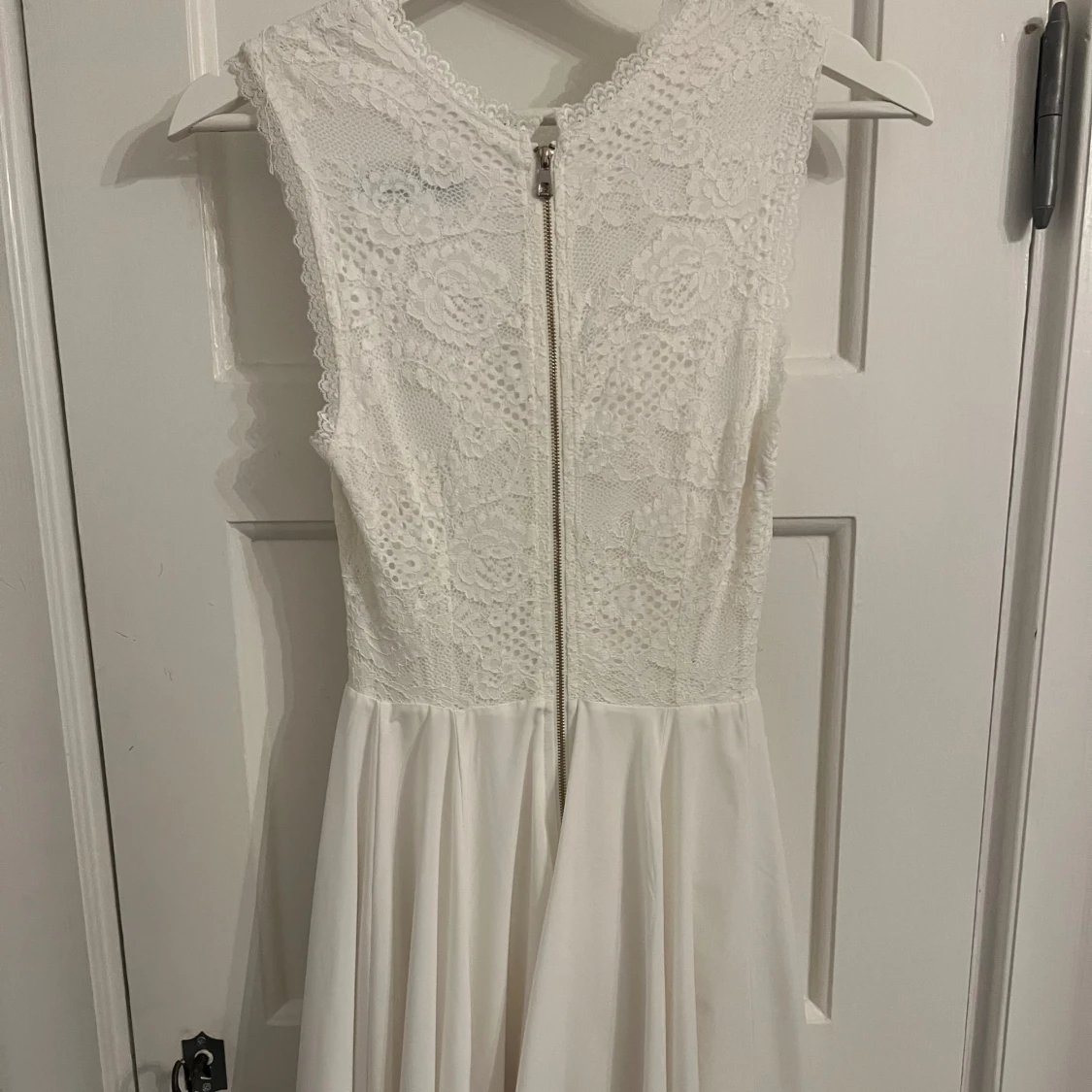 Vit spetsklänning från Chiara Forthi - 1