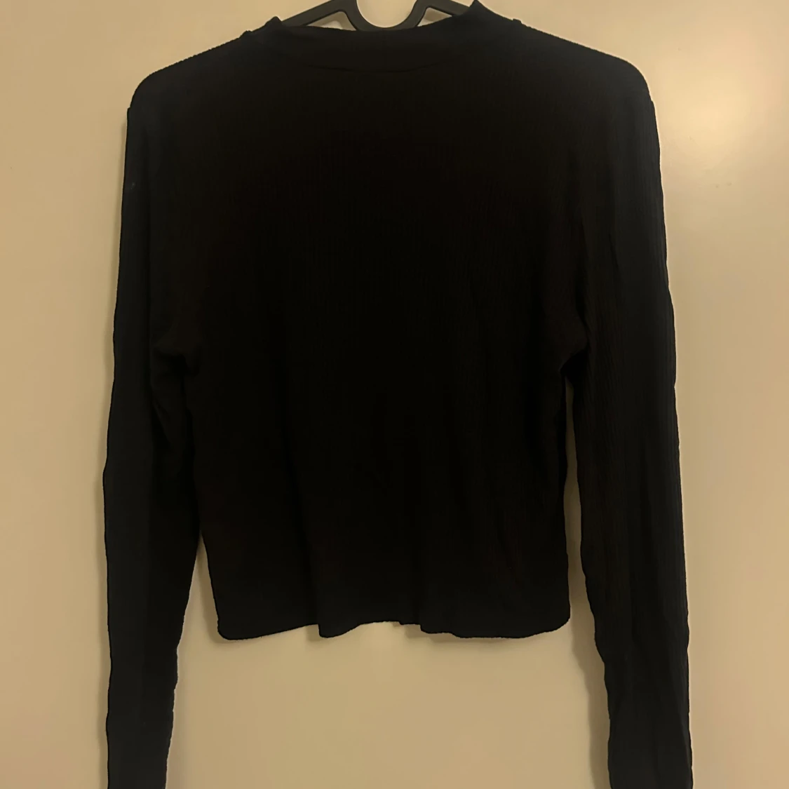 Svart långarmad tröja från H&M - 90