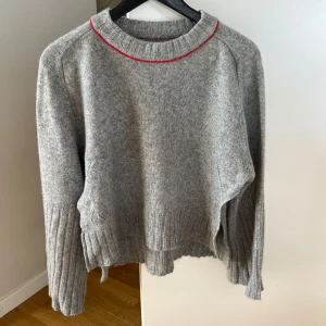 Zadig & Voltaire jumper  - Tröjan är i mycket bra skick. Fin kaschmir tröja.