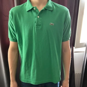 Lacoste piké - S-M passar både, priset är inte hugget i sten