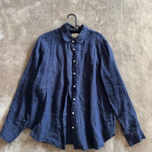 Linneskjorta - Linneskjorta från Boomerang i storlek 38 (passar small/medium).