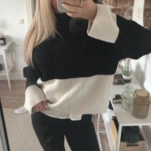 snygg stickad - jättesnygg stickad tröja från Mango, använd fåtal gånger☺️