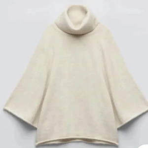 Säljer denna jätte mysiga stickade tröja från zara perfeckt till hösten! 💘 - I jätte bra skick