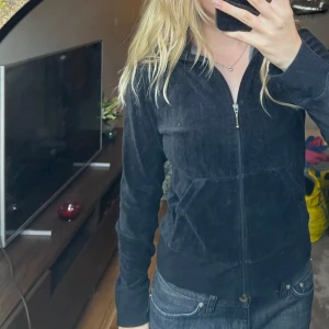 svart tröja med dragkedja  - skön tröja 💕