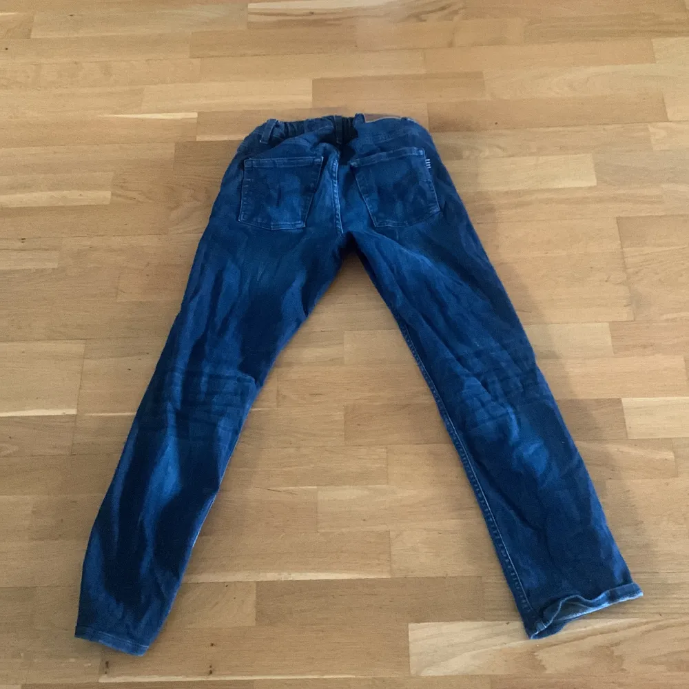 Ett par väldigt snygga porlan o pyret jeans som är i väldigt bra skick. Jeans & Byxor.