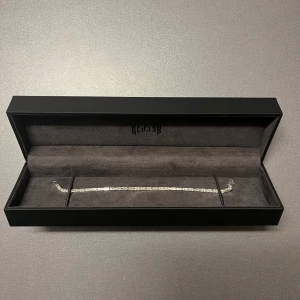 Kejsar länk i silver  - Snygg  länk från kejsar, 2mm bredd 18cm helt ny aldrig använd box ingår, pris går diskuterad vid snabb affär 