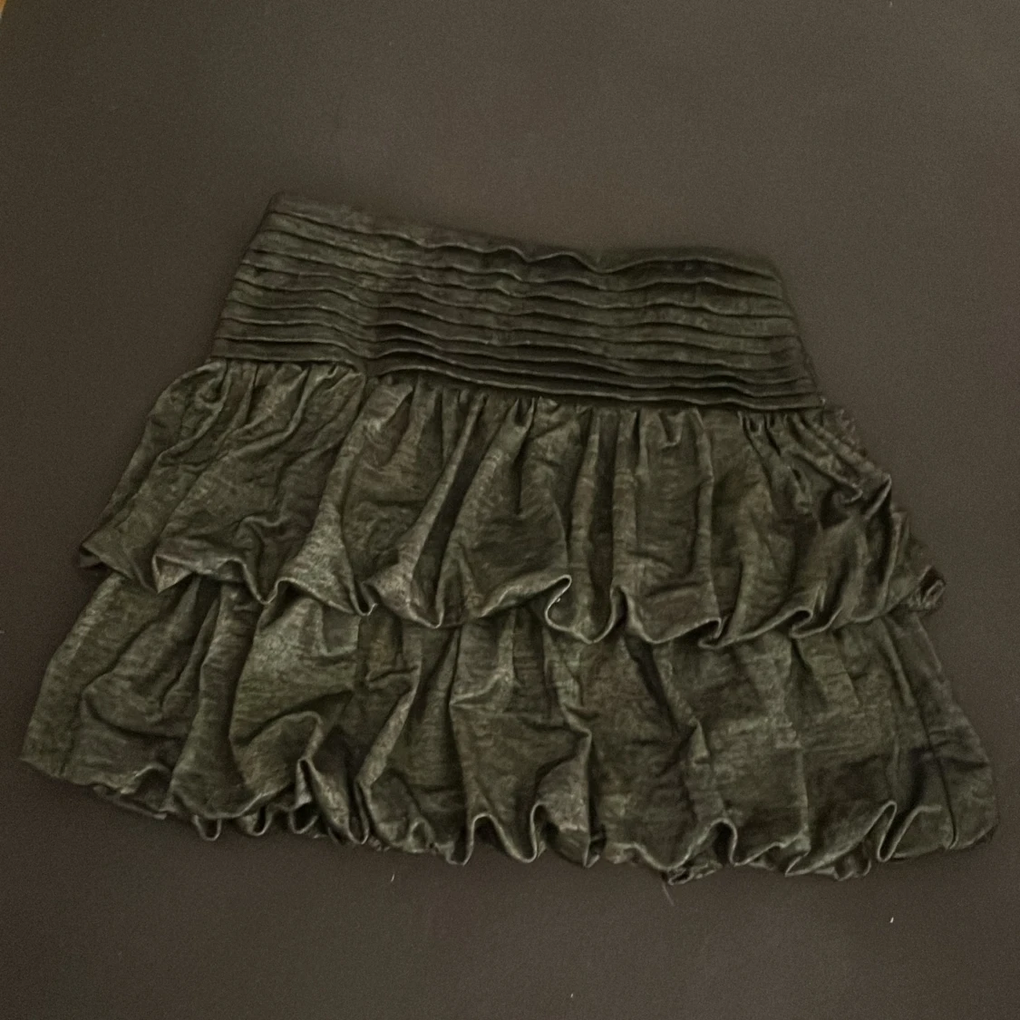 Svart volangkjol - 92