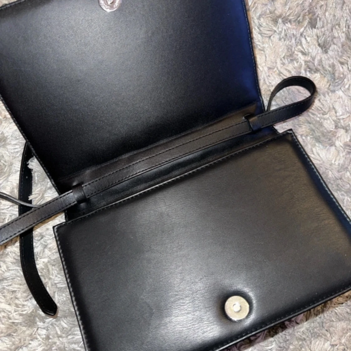 Svart quiltad axelväska från H&M - 91