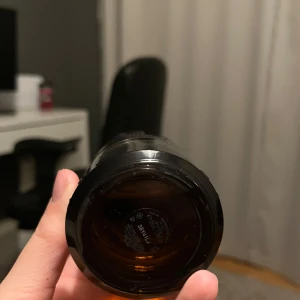 Azzaro the most wanted Parfum - Jag säljer denna parfym då den inte riktigt passar mig, men är en perfekt söt och maskulin doft för vintern😊nypris ca 1100