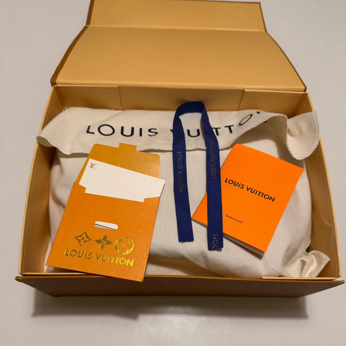 Louis Vuitton väska - 92