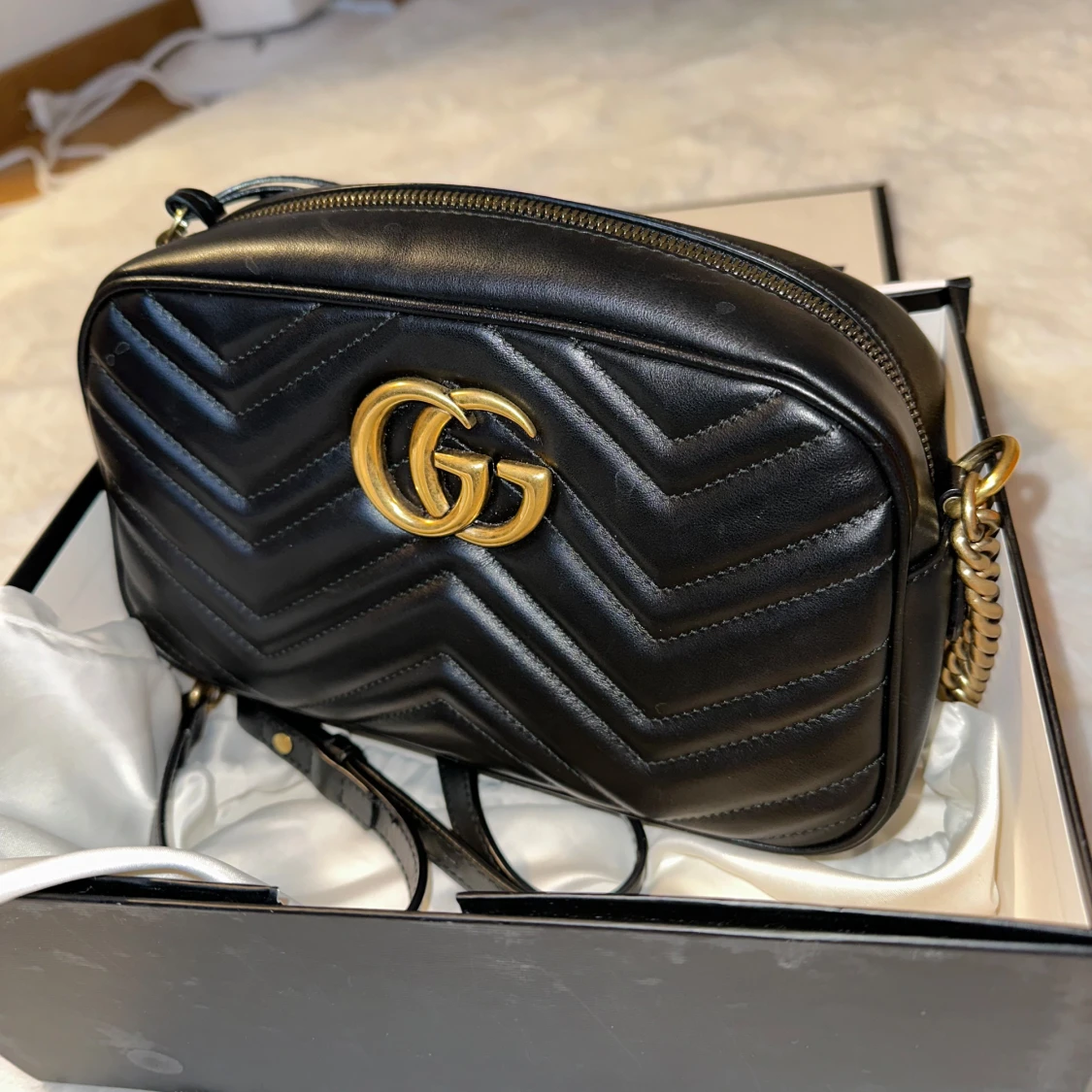 Svart axelväska från Gucci - 90