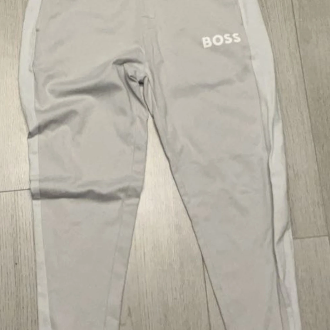 Grå mjukisdress från Boss - 90