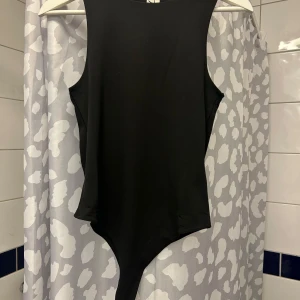 Svart Body från Only - Ny, aldrig använda svart body som fungerar inte alla tillfällen