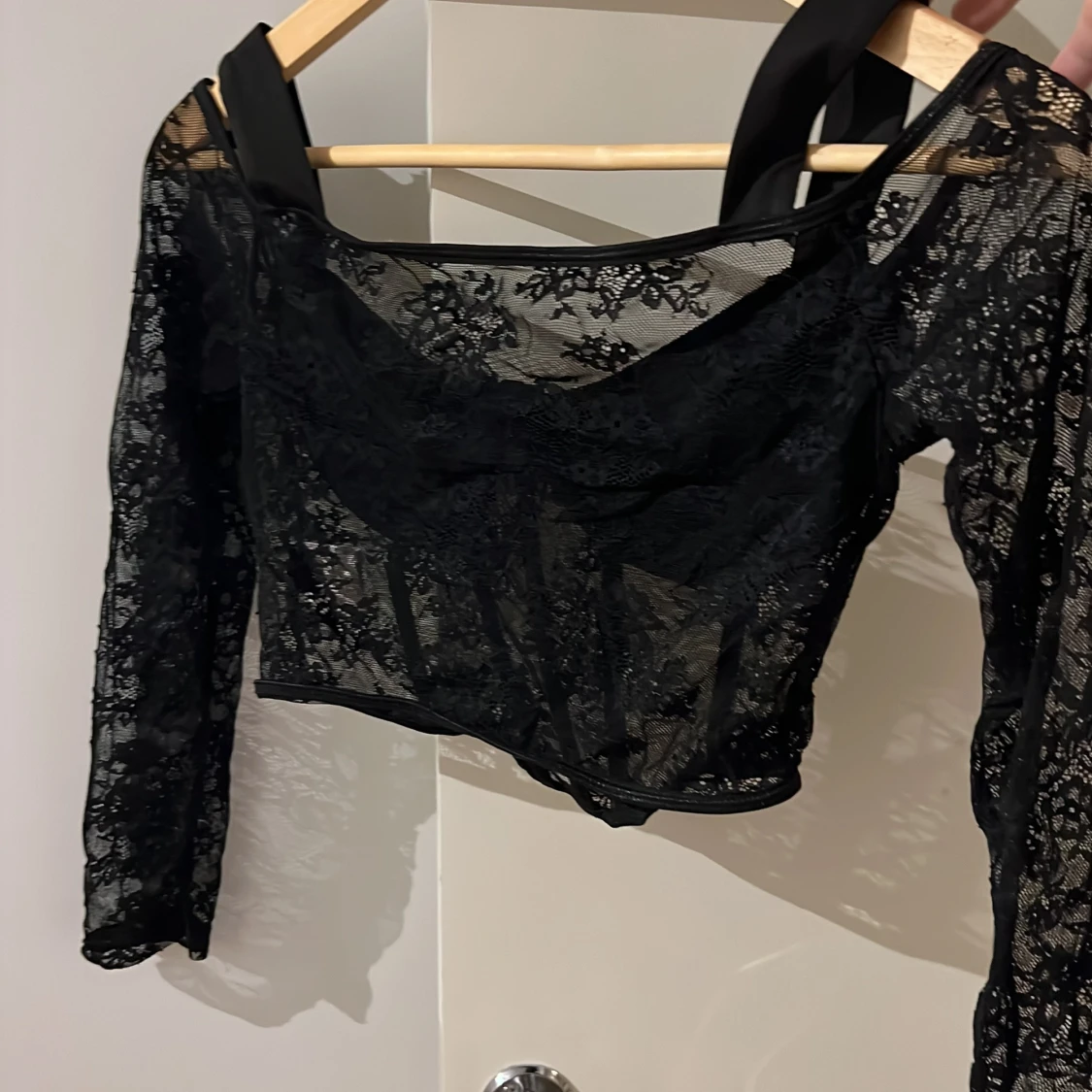 Svart spetskorsett - 90