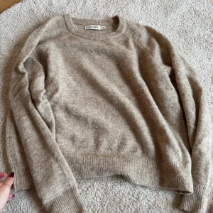 Carin Wester stickad ulltröja - Knappt använd, passar xxs-m