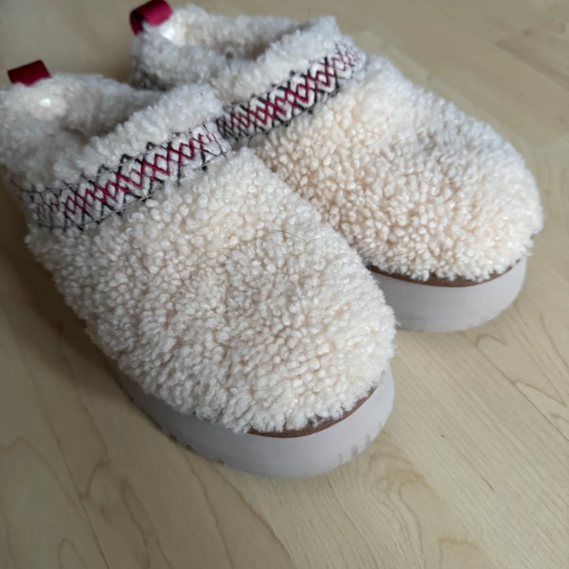 Uggs ugg tazz tofflor 