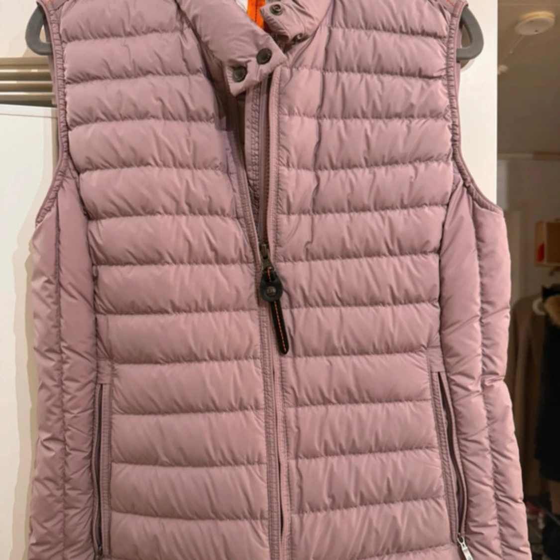 Lila dunväst från Parajumpers