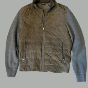 Massimo Dutti Cardigan  - - Skick 9/10   - Nypris: 3400 SEK  - Storlek: M