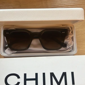 Chimi 04 Green - Använda fåtal gånger, inga defekter eller något liknande 💕Köpta på NK i stockholm i CHIMI butiken😊 Pris KAN diskuteras!