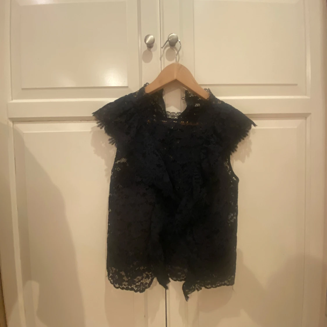 Mörkblå spetsblus, Zara - 91