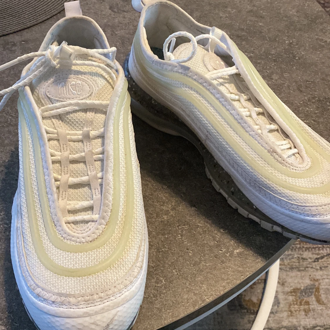 Nike Air Max sneakers i vitt och beige - 90